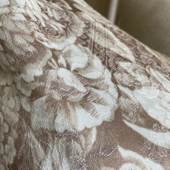 The Hattie Pillow Cover - Picture 4 of 6